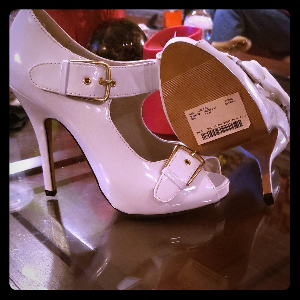 White size 6 peeptoe buckle heels